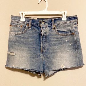 NWT Levi’s Wedgie Fit High Rise Shorts Size 31